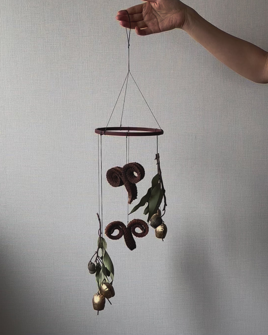 モビール | 音楽にインスパイアされたドライフラワーでできたモビール
